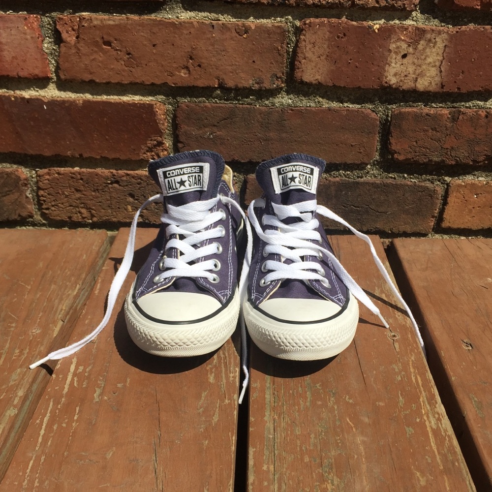Navy blue Converse